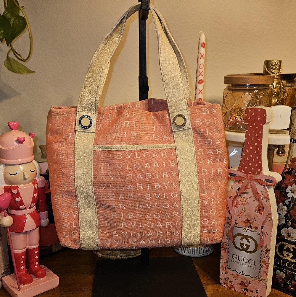 AUTHENTIC  Bvlgari Pink and Cream Logomania Women's Tote Bag